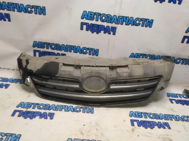 Решетка радиатора Toyota Corolla 150 5311412100 Отличное состояние.