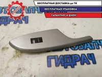 Накладка двери передней правой Toyota Corolla 150 7423112800 Отличное состояние.В сборе с кнопкой стеклоподъемника.