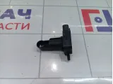 Датчик массового расхода воздуха Toyota Corolla (E120) 2220422010