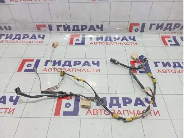 Проводка крышки (двери) багажника Toyota Corolla (E120) 8218513560
