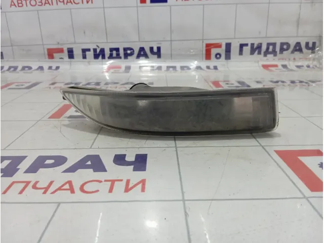 Фара противотуманная правая Toyota Corolla (E120) 8121112150