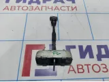 Ограничитель двери передний левый Toyota Corolla (E120) 68620-12100