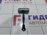 Ограничитель двери задний левый Toyota Corolla (E120) 68640-12050