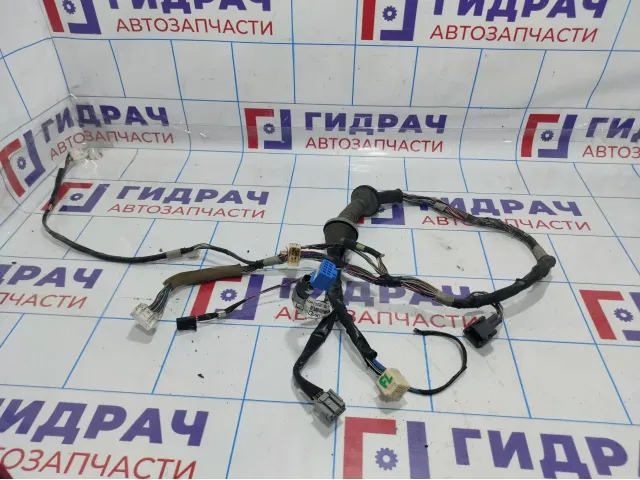 Проводка двери передней левой Toyota Corolla (E120) 82152-02870