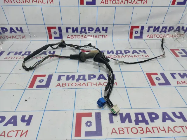 Проводка двери передней правой Toyota Corolla (E120) 82197-02090