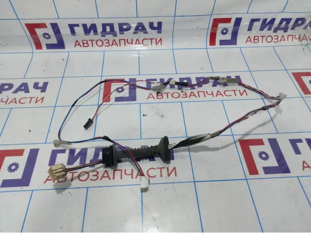 Проводка двери задней левой Toyota Corolla (E120) 82154-02211