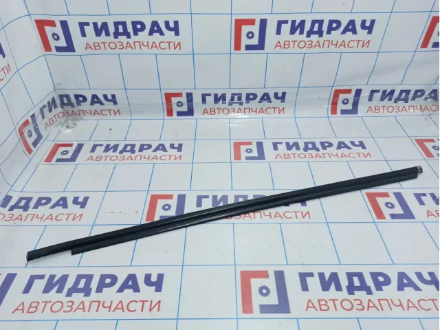 Накладка стекла переднего левого наружная Toyota Corolla (E120) 75720-12741