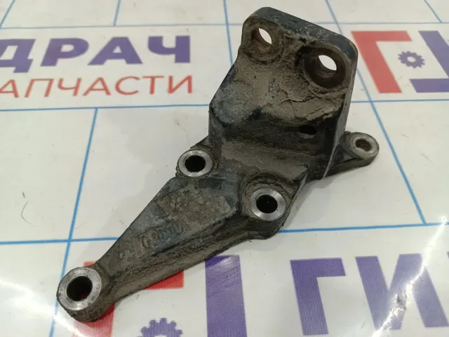 Кронштейн двигателя правый Toyota Corolla (E120) 12315-0D040