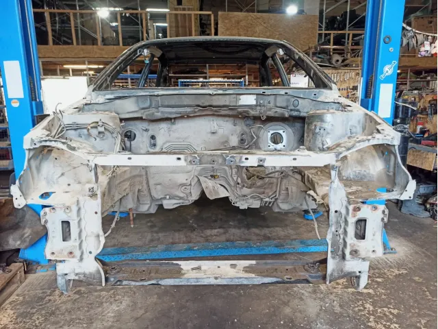 Панель передняя Toyota Corolla (E120)
