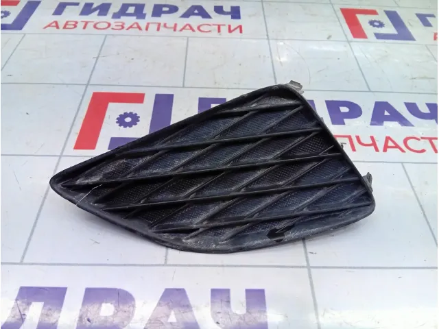 Заглушка противотуманной фары правая Toyota Corolla 8148112080