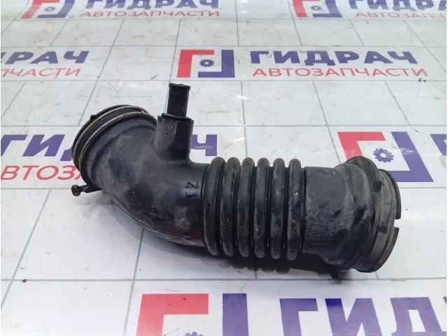 Патрубок воздушного фильтра Toyota Corolla 1788022040