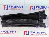 Решетка под лобовое стекло (Жабо) правая Toyota Corolla 5570812330