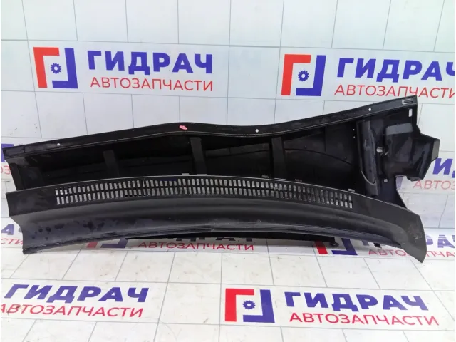 Решетка под лобовое стекло (Жабо) правая Toyota Corolla 5570812330