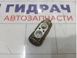 Клапан кондиционера Toyota Corolla 8851542090