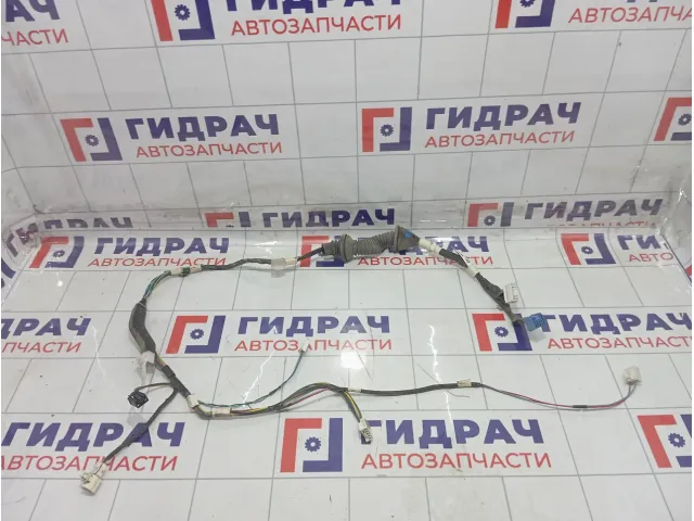 Проводка двери передней правой Toyota Corolla 8215112D90