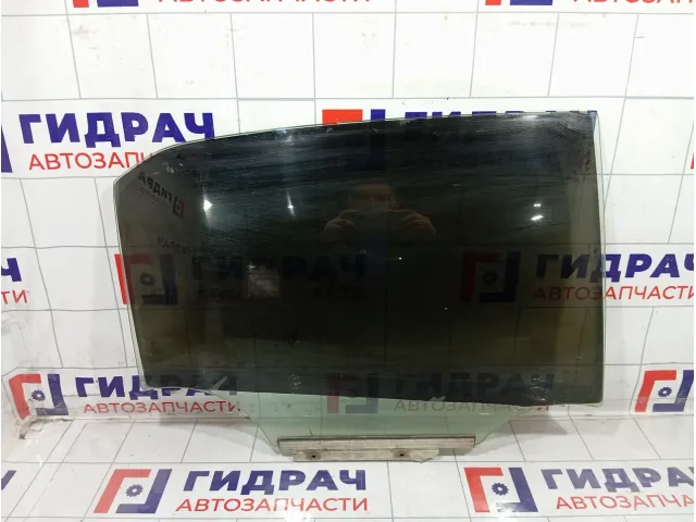 Стекло двери заднее правое Toyota Corolla (E150) 6811312770