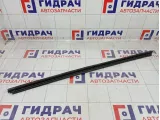 Уплотнитель стекла передний левый Toyota Corolla (E150) 6817212260