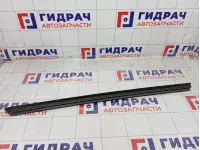 Уплотнитель стекла передний правый Toyota Corolla (E150) 6817112340