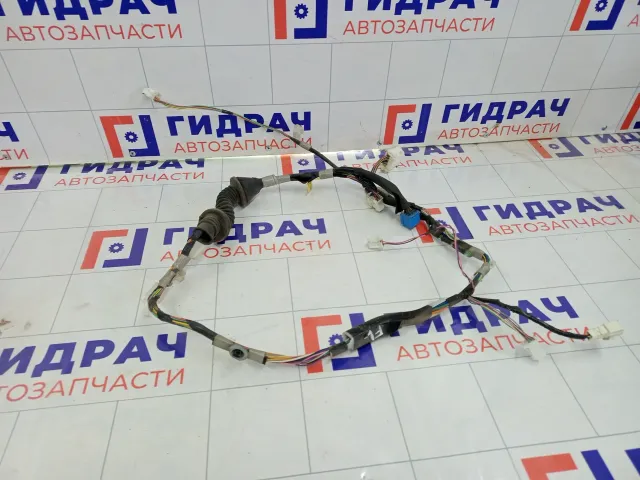 Проводка двери передней левой Toyota Corolla 8215212D80