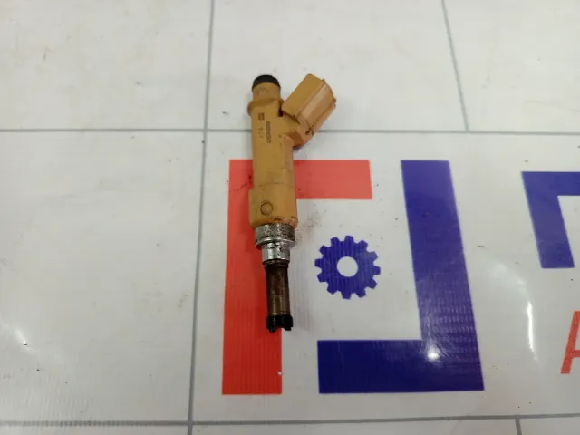 Форсунка инжекторная электрическая Toyota Corolla 2320939145