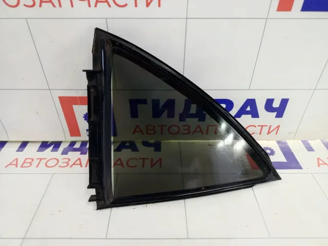 Стекло кузовное глухое (форточка) заднее правое Toyota Corolla 6812312800