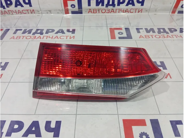 Фонарь задний внутренний правый Toyota Corolla 8158102520