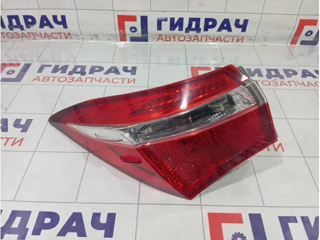 Фонарь задний наружный левый Toyota Corolla 8156102760