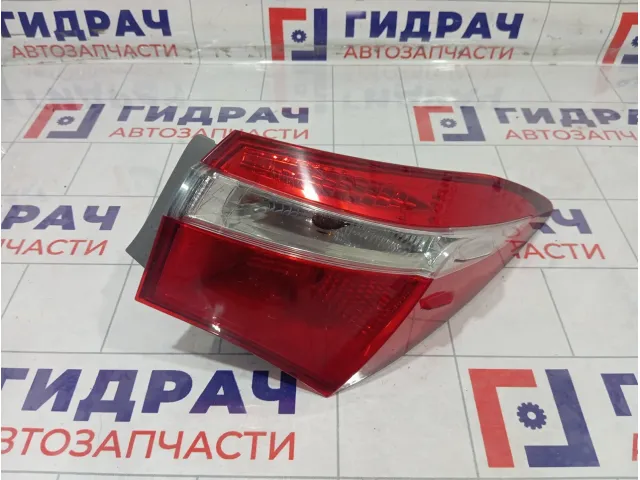 Фонарь задний наружный правый Toyota Corolla 8155102760