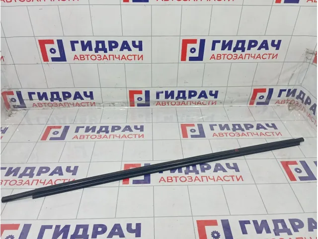 Накладка стекла переднего левого Toyota Corolla 7572002320