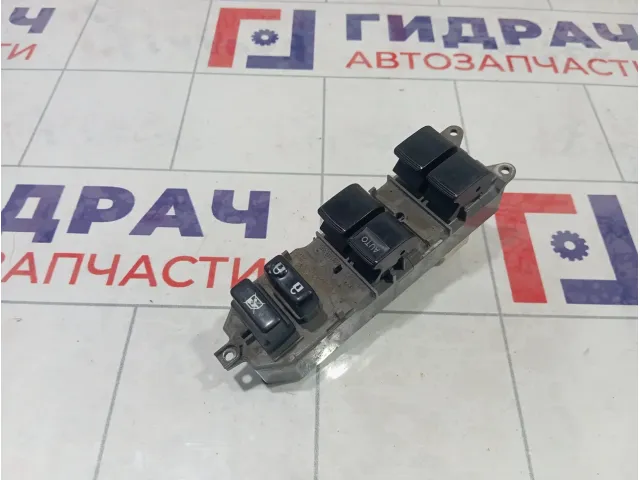 Блок управления стеклоподъемниками Toyota Corolla 8482002320