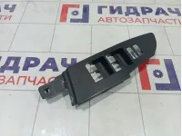 Накладка блока управления стеклоподъемниками Toyota Corolla 7423202D90