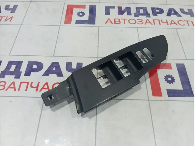 Накладка блока управления стеклоподъемниками Toyota Corolla 7423202D90