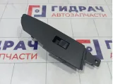 Кнопка стеклоподъемника переднего правого Toyota Corolla 848100D030