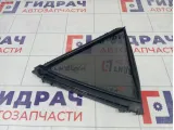 Стекло двери задней левой Toyota Corolla 6812402330