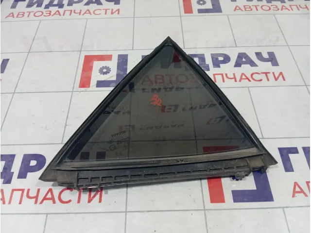 Стекло двери задней правой Toyota Corolla 6812302330