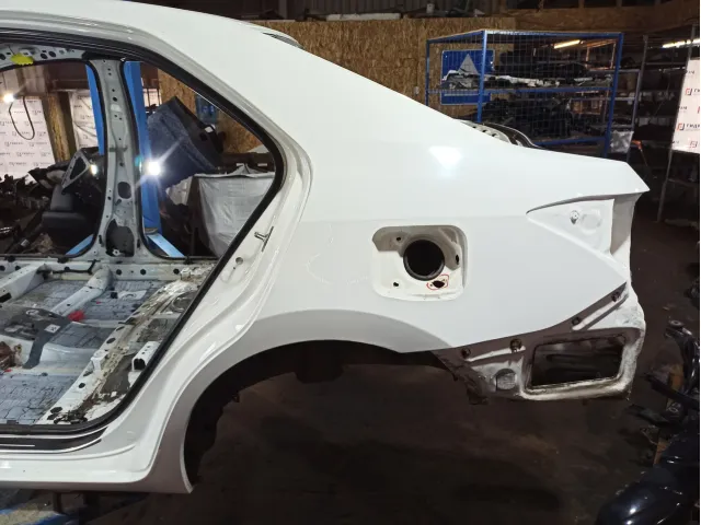 Крыло заднее левое Toyota Corolla