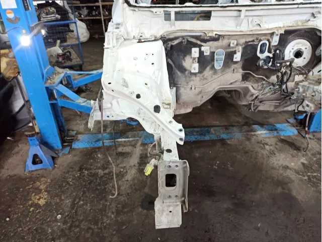 Лонжерон передний правый Toyota Corolla