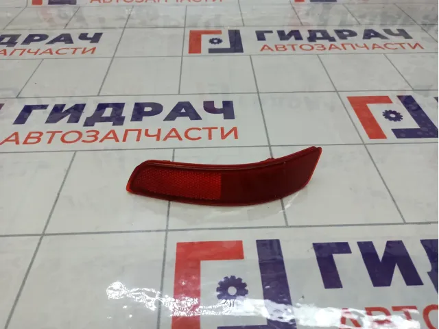 Отражатель в задний бампер левый Toyota Corolla 8192030040