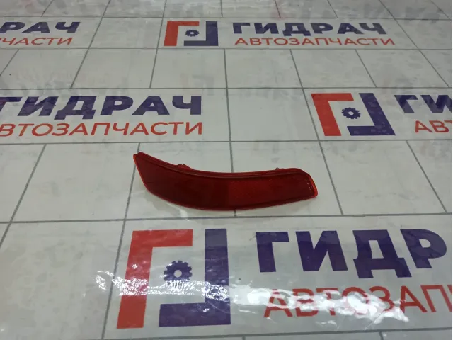 Отражатель в задний бампер правый Toyota Corolla 8191002250