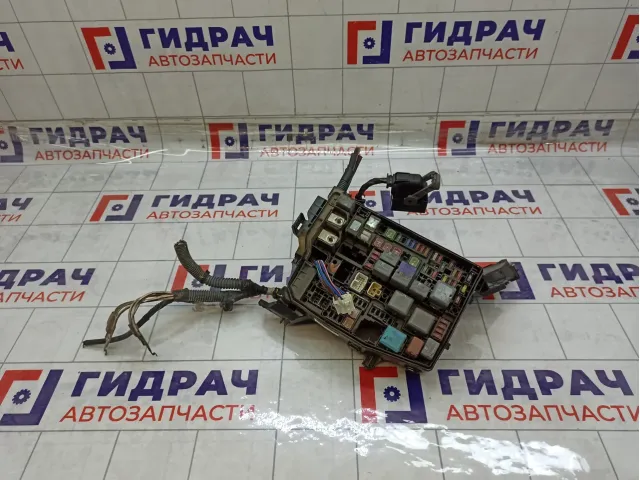 Блок предохранителей Toyota Corolla 821150ZF10