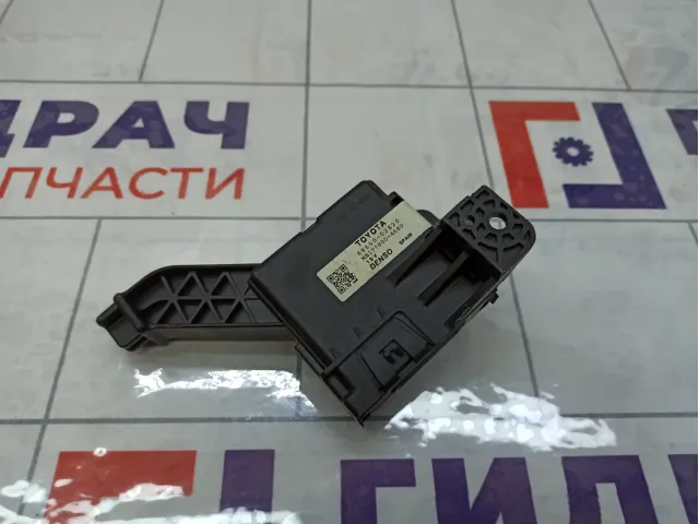 Блок электронный Toyota Corolla 8865002E20