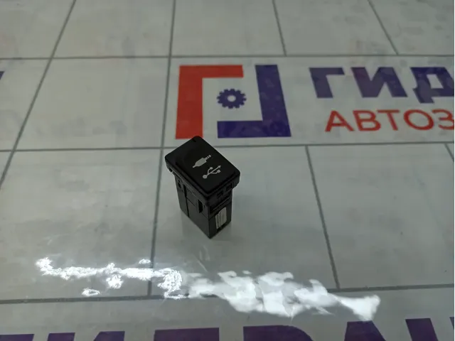 Разъем USB AUX Toyota Corolla 861900D030