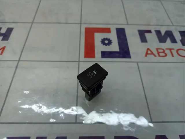 Кнопка антипробуксовочной системы Toyota Corolla 8498802040