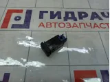 Кнопка обогрева сидений правая Toyota Corolla 8475112100