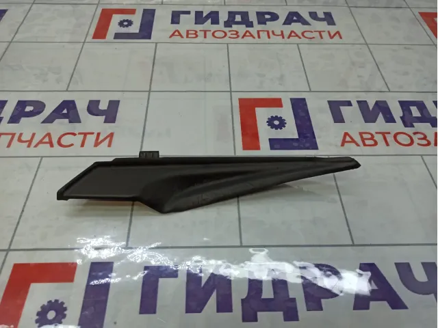 Накладка решетки стеклоочистителя правая Toyota Corolla 5382302090