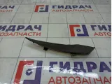 Накладка решетки стеклоочистителя правая Toyota Corolla 5382302090