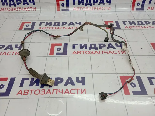 Проводка двери задней правой Toyota Corolla (E120) 82153-12400