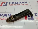 Кронштейн раздаточной коробки Toyota Corolla (E120) 36119-12050
