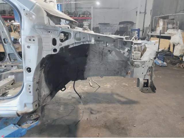 Лонжерон передний правый Toyota Corolla (E150)