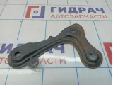 Кронштейн передней балки правый Toyota Corolla (E150) 52257-12010